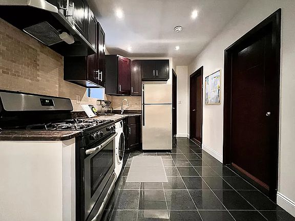 2nd image of 205 W 109th St #3S