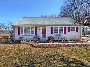 17 Sherwood Dr, New Milford, CT 06776