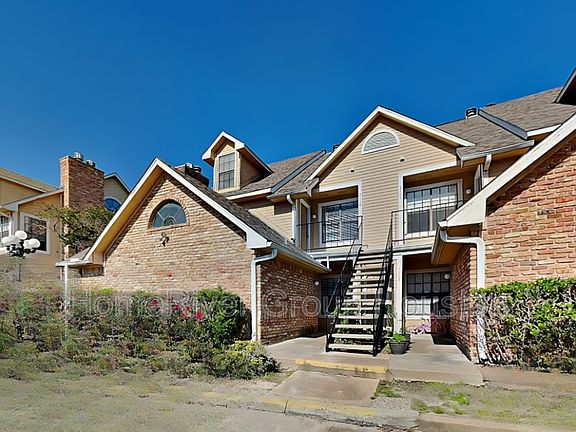 2nd image of 2300 Old Spanish Trl APT 1112
