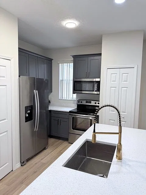 4 bed, 3.5 bath, 1642 sqft, $2,100 — Photo 2