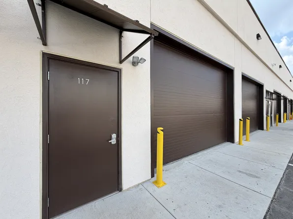 112 W Burbank Ave #108, Janesville, WI 53546
