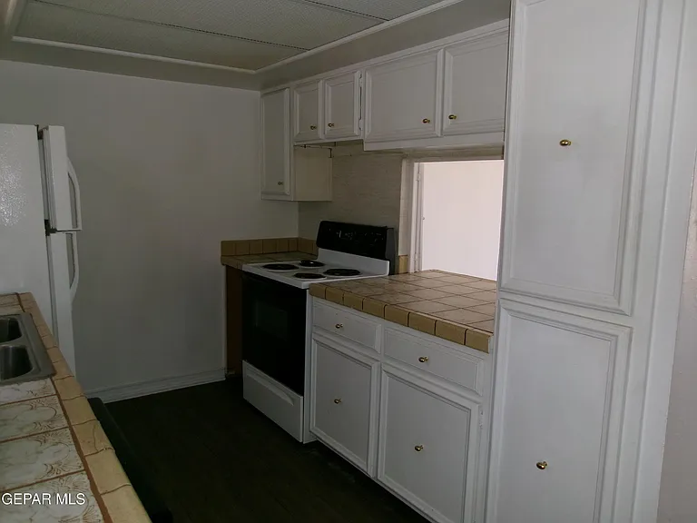 6700 Escondido Dr #F4 — Photo 8