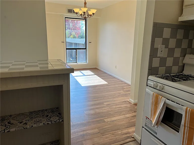 1000 College Park Dr #9 — Photo 11