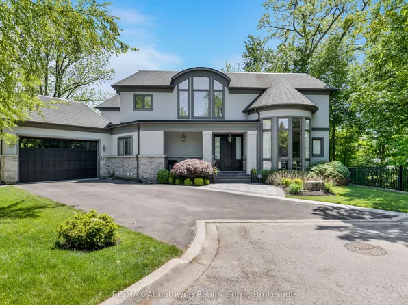 456 Lakeshore Rd W, Oakville, ON L6K 1G5
