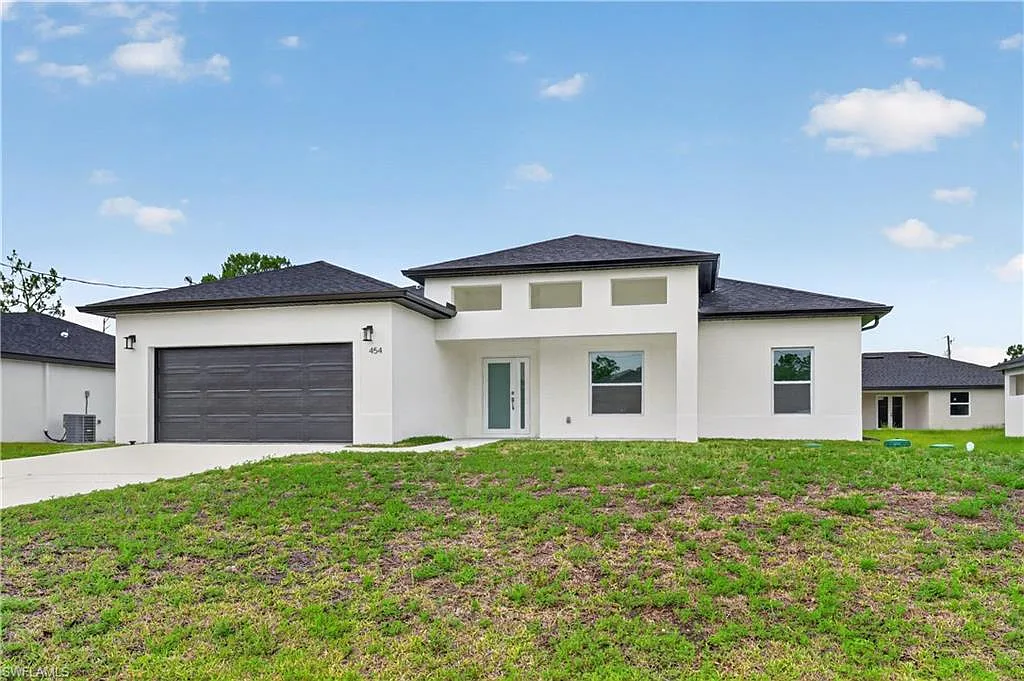 3 bed, 2.0 bath, 1716 sqft, $2,200 — Photo 2
