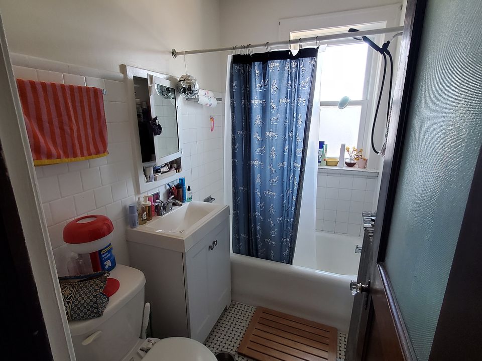 2nd image of 2342 N Spaulding Ave #308