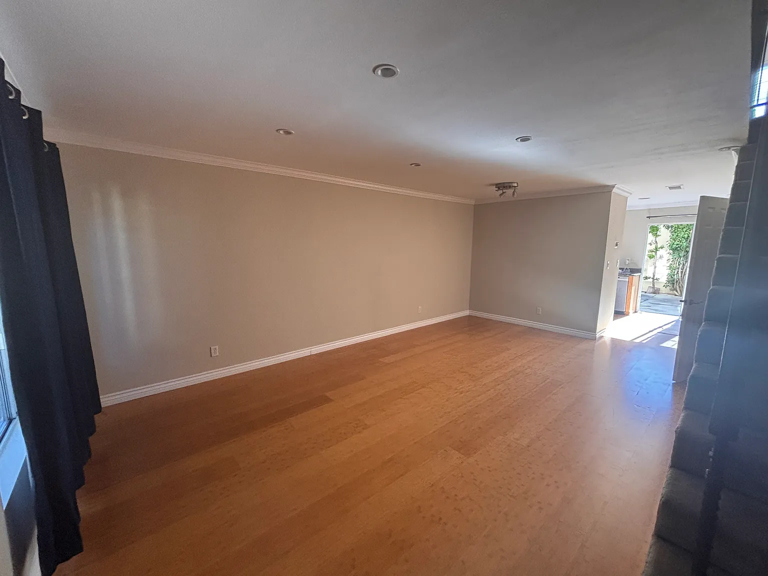 2 bed, 1.5 bath, 954 sqft, $3,050 — Photo 2