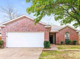 839 Rockett Ln, Cedar Hill, TX 75104