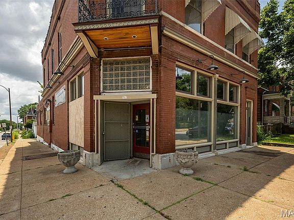3rd image of 2600 Virginia Ave