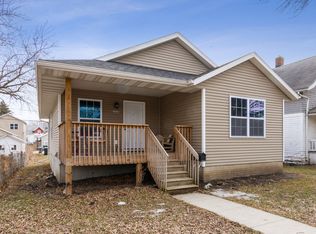 1235 N St SW, Cedar Rapids, IA 52404