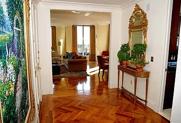 Rented by Beekman Regent Leasing 