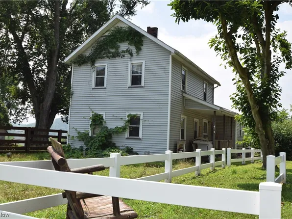 474 Lock Seventeen Rd SE, Gnadenhutten, OH 44629