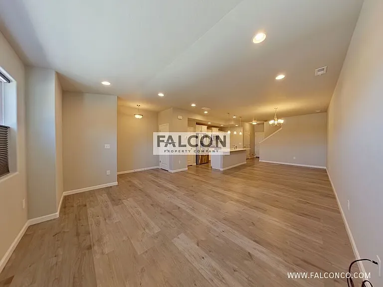 876 Petra Hts — Photo 3