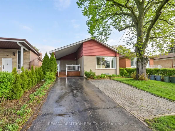 16 Arnprior Rd, Toronto, ON M1K 5A6