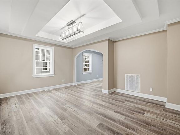 5th image of 44 Henry St