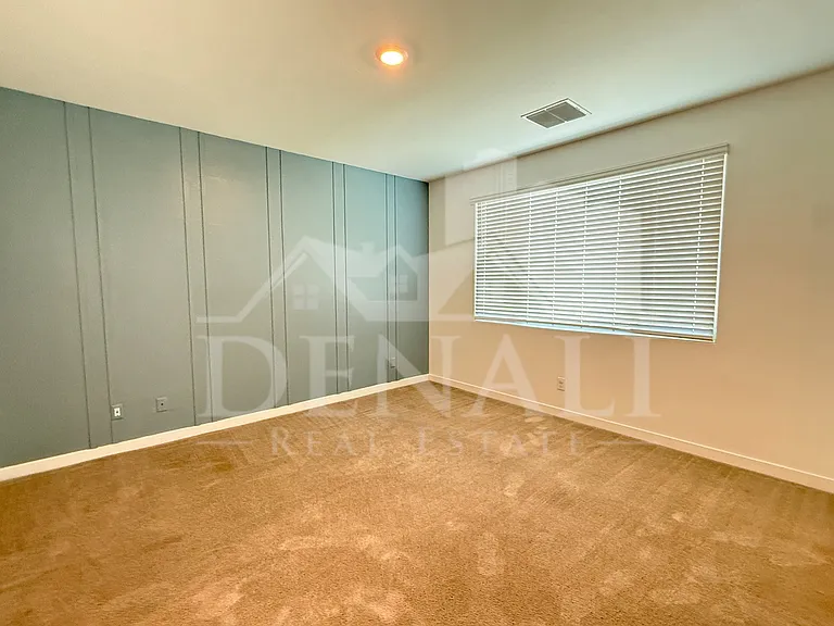 1636 W Estes Way — Photo 12