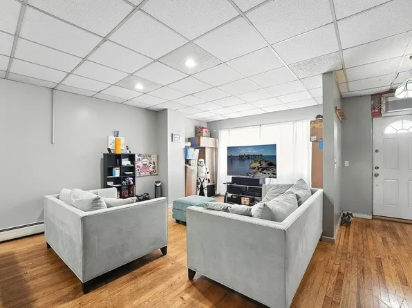 163 Lincoln Street image 5 of 27