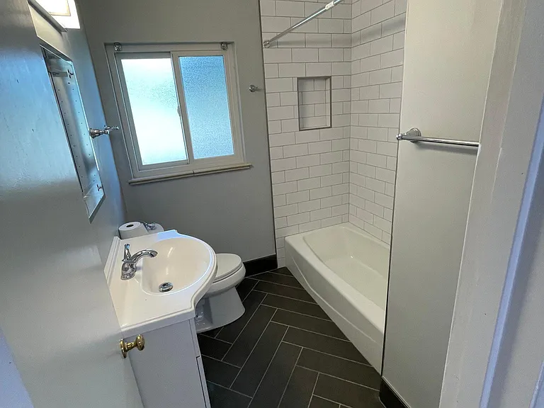 2920 S Madison St — Photo 3