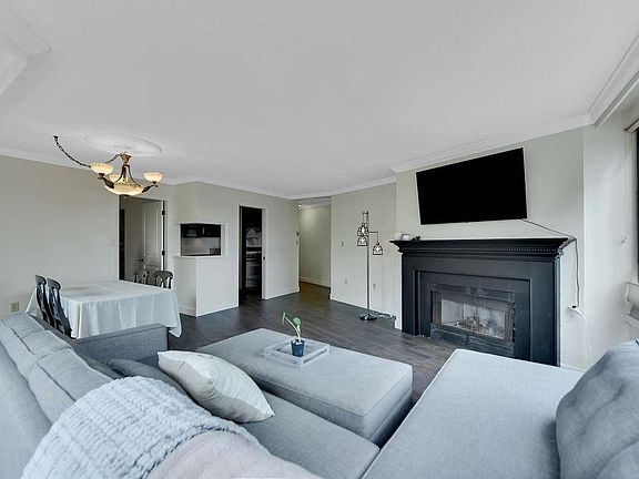 3rd image of 15111 Russell Ave #309