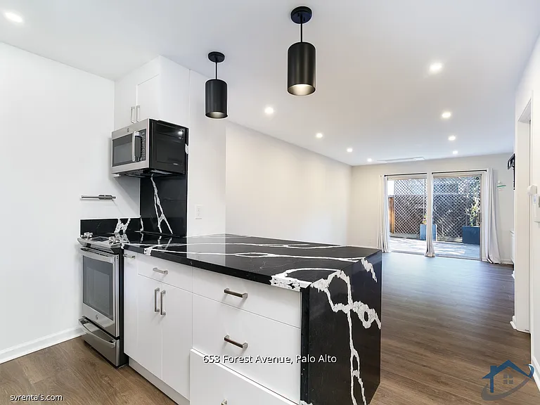 653 Forest Ave — Photo 5