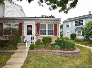 1350 Arlington Ct, Geneva, IL 60134