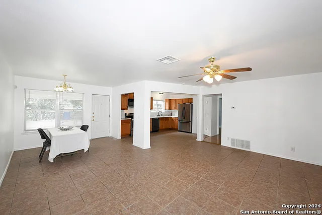 783 Clearview Dr — Photo 6
