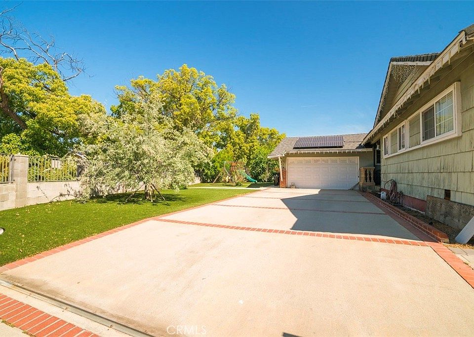 1st image of 9540 Cedros Ave