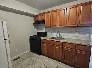 677 S 14th St FL 1, Newark, NJ 07103