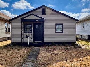 1023 E Broadway, Centralia, IL 62801