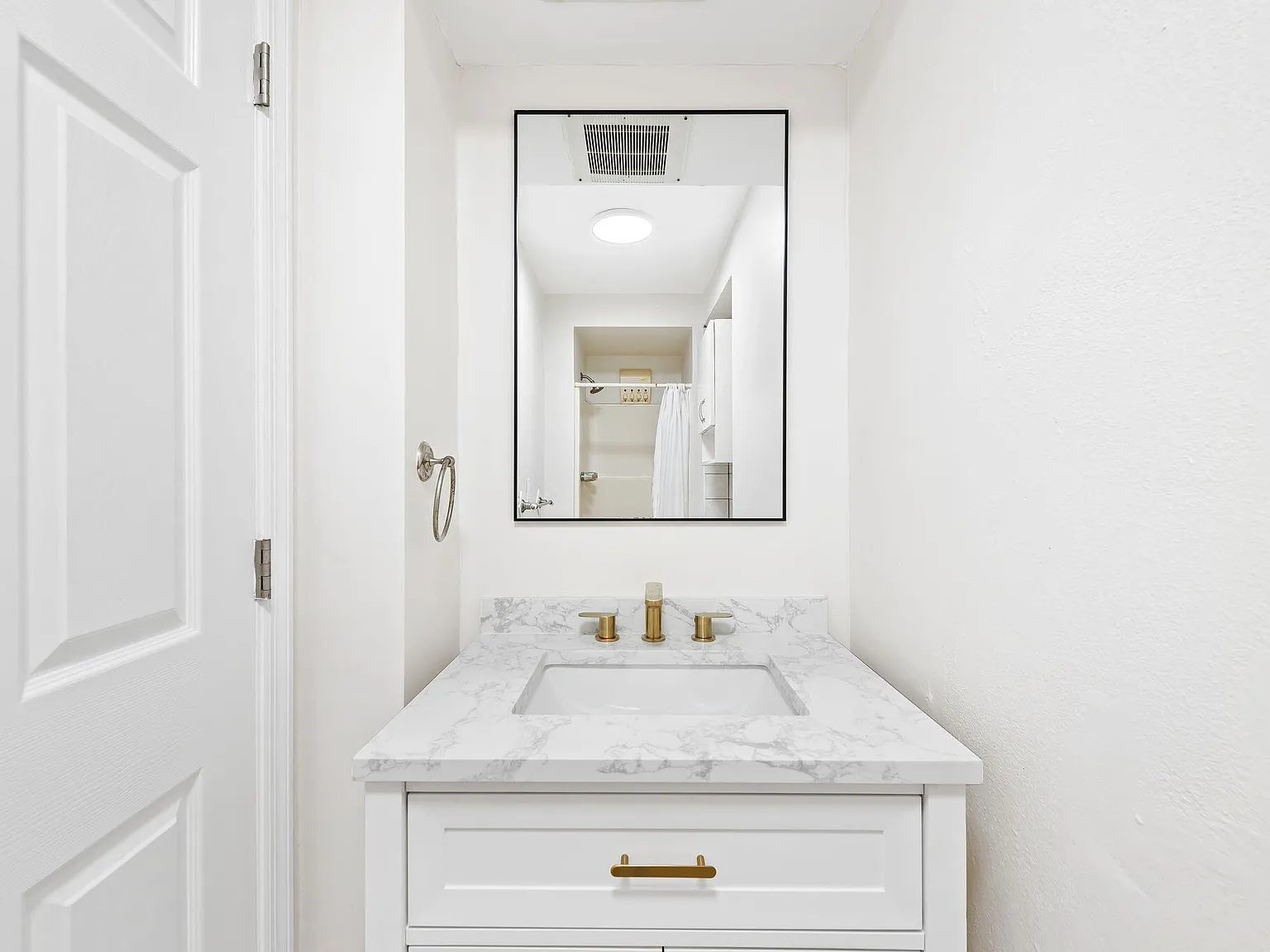 1 bed, 1.0 bath, 400 sqft, $1,300 — Photo 3