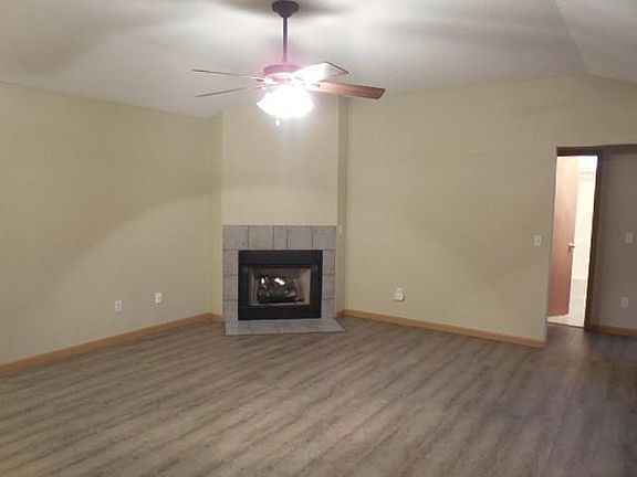 4th image of 1503 Crescent St