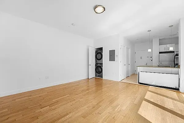 110 4th Ave #7A — Photo 5