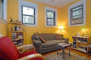 5th image of 434 W Aldine Ave #4