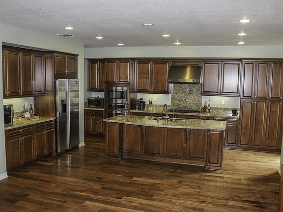 3rd image of 16624 Honeybee Dr