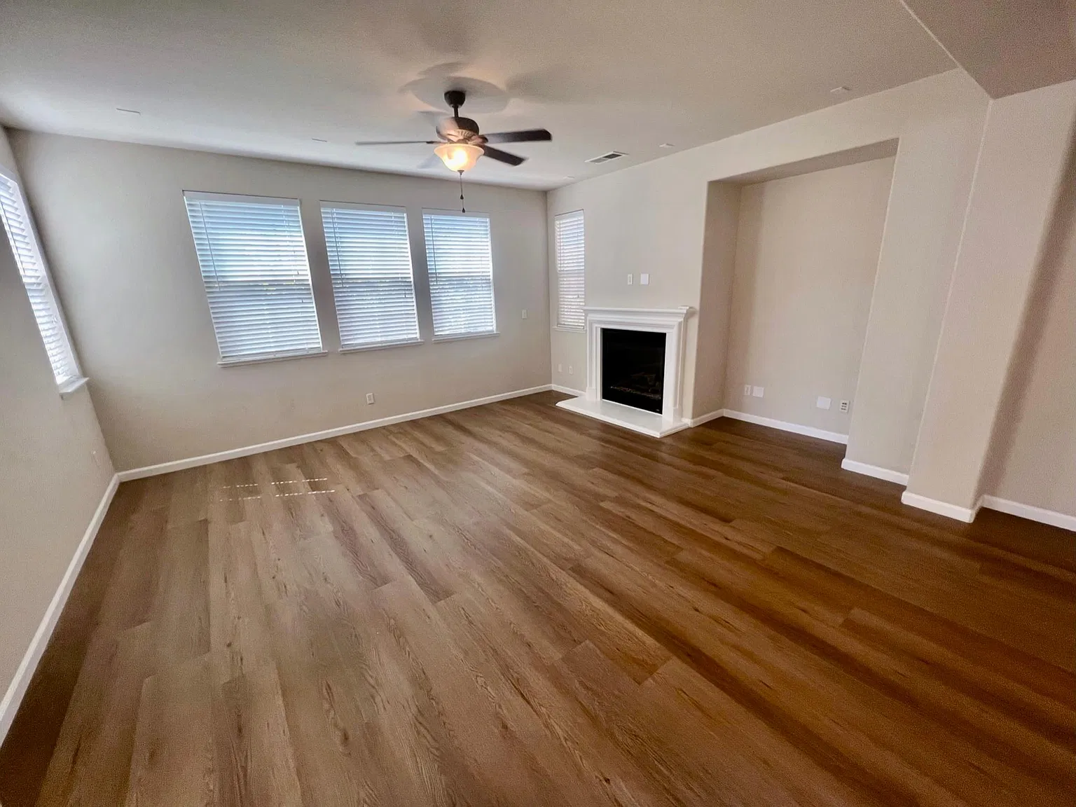 901 Campfire Cir — Photo 3