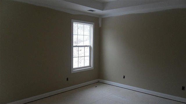 2nd image of 108 Lowball Ln