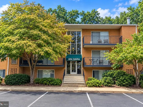 12654 Dara Dr #T2, Woodbridge, VA 22192