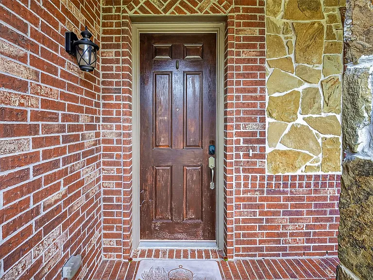 16419 Sheffield Run Dr — Photo 5