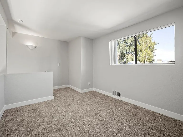 Brody Terrace Apartments — Photo 44