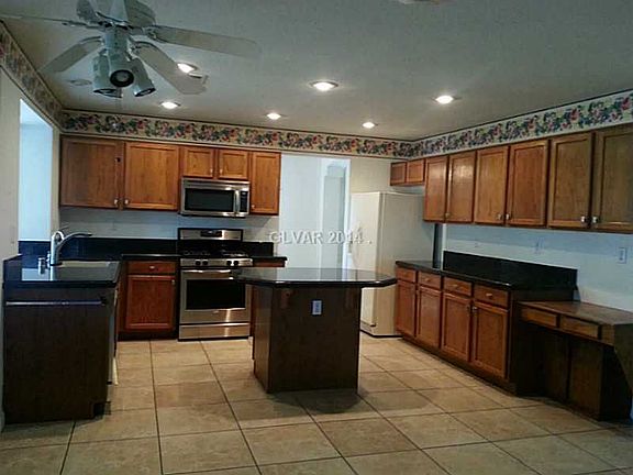 5th image of 1720 Western Lily St