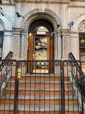 Rented by Bond New York | media 2