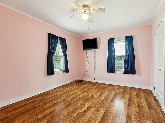 5th image of 172 Elm St