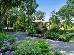 55 Walnut Tree Ln, Cold Spg Hbr, NY 11724