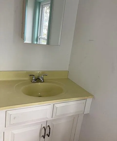 1/2 Bath 2nd Floor