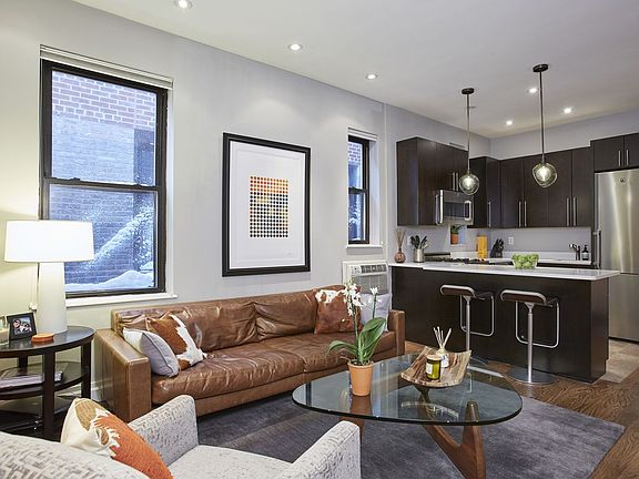 3rd image of 170 9th Ave #5L