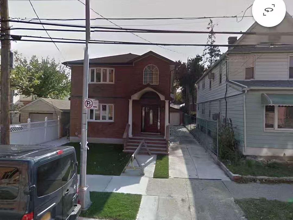 1st image of 15912 72nd Ave #1