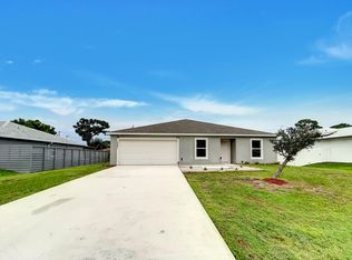 2241 SE Manor Ave, Port Saint Lucie, FL 34952