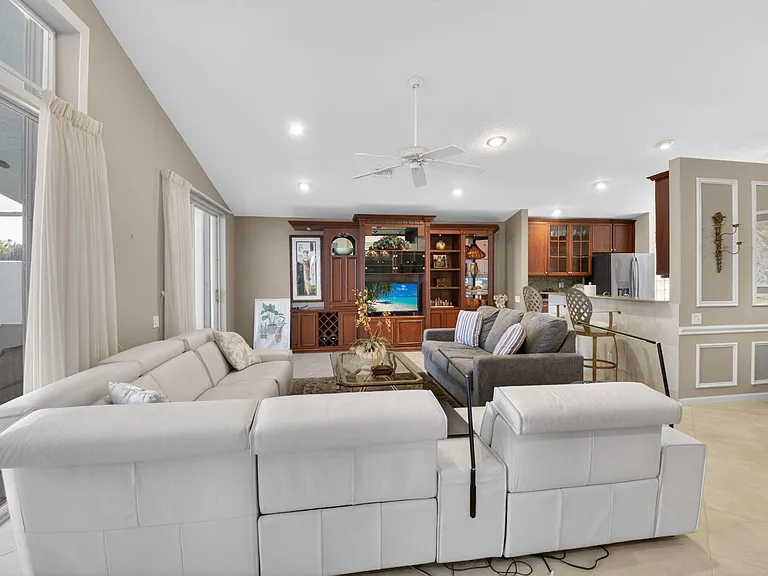 5256 Glenville Dr — Photo 13