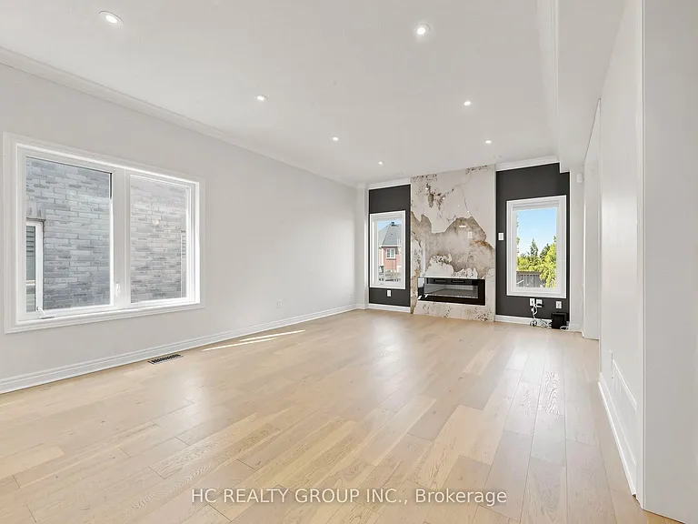 465 Woodspring Ave — Photo 7