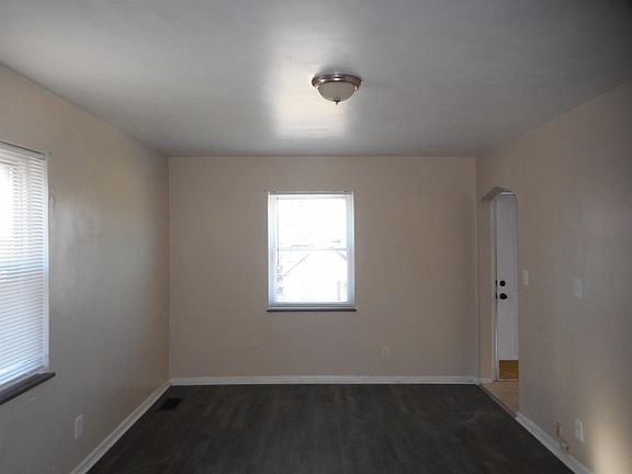 4th image of 3048 Worthington Ave